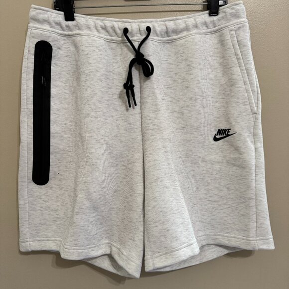 Nike Sportswear Tech Fleece Shorts Birch Heather Grey Men Size L FB8171-051 NEW